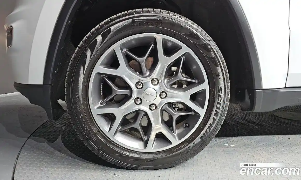 Jeep Cherokee 2021 3.6 Автомат в Москве № 215437, фото 4