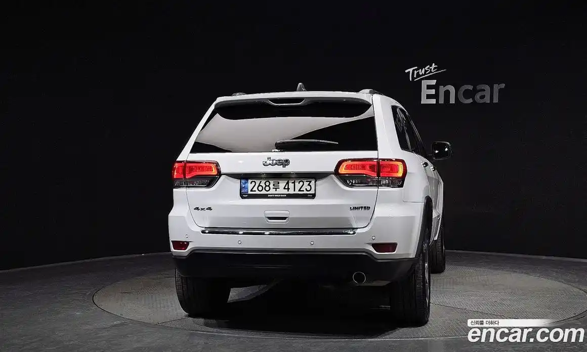 Jeep Cherokee 2021 3.6 Автомат в Москве № 215437, фото 7