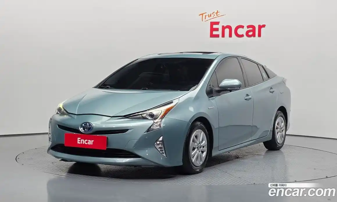 Toyota Prius 2016 1.8 Автомат в Москве № 215539, фото 12