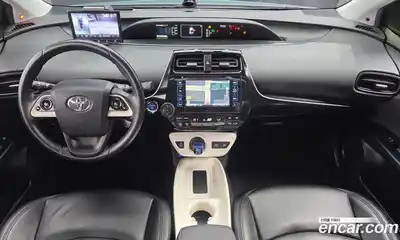 Toyota Prius 2016 1.8 Автомат в Москве № 215539, миниатюра 7