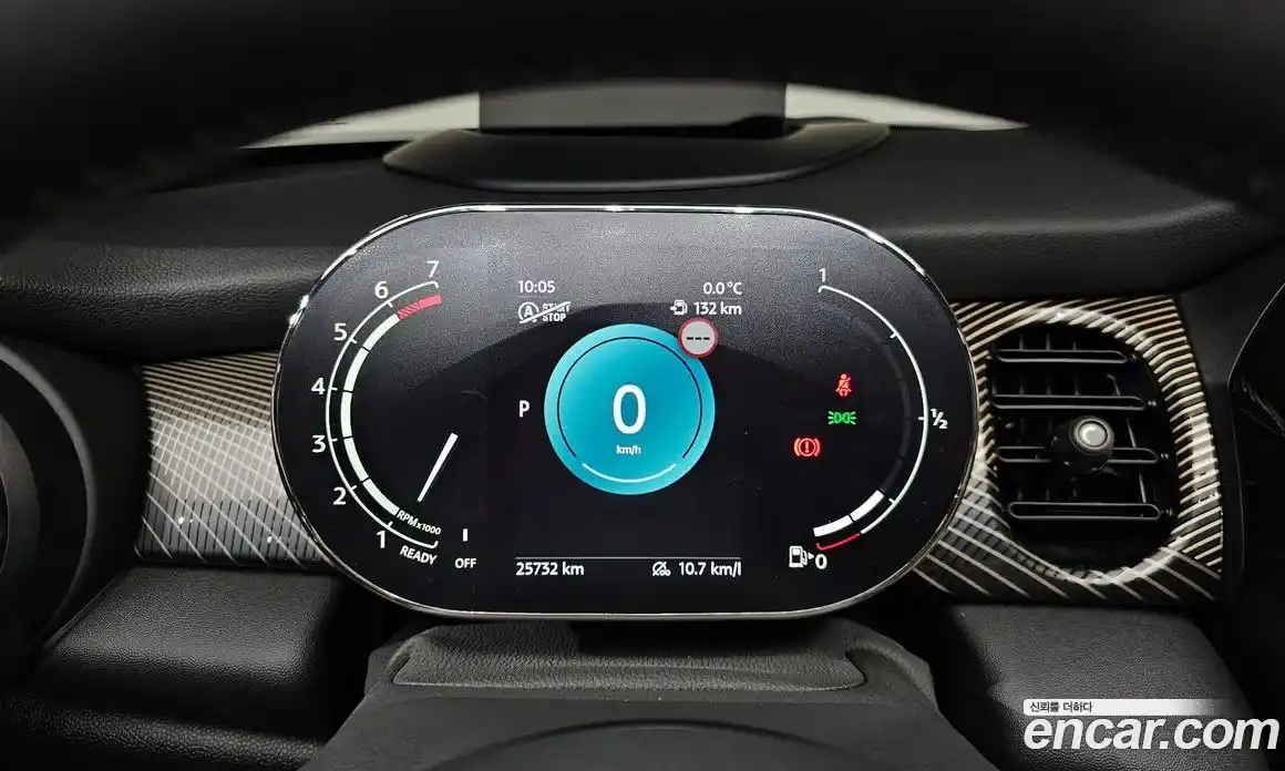 Mini Cooper Convertible 2024 2.0 Автомат в Москве № 215793, фото 12