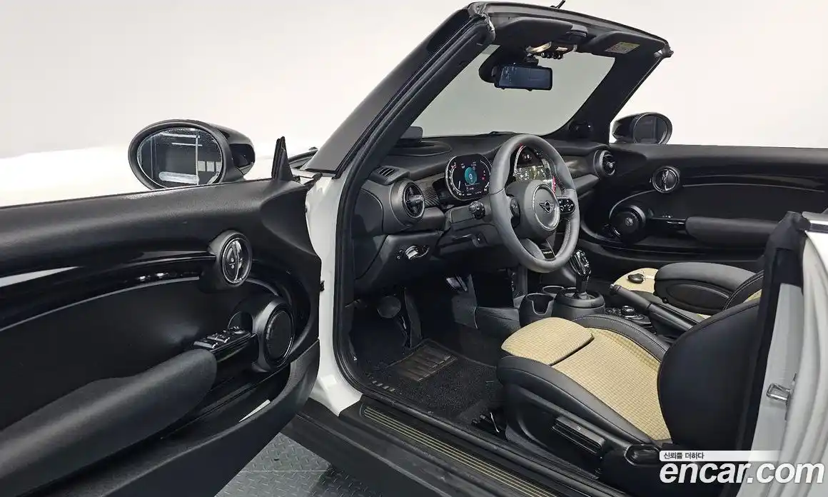 Mini Cooper Convertible 2024 2.0 Автомат в Москве № 215793, фото 19