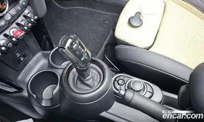 Mini Cooper Convertible 2024 2.0 Автомат в Москве № 215793, миниатюра 3