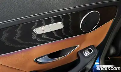 Mercedes-Benz GLC-Class 2023 2.0 Автомат в Москве № 220242, миниатюра 2