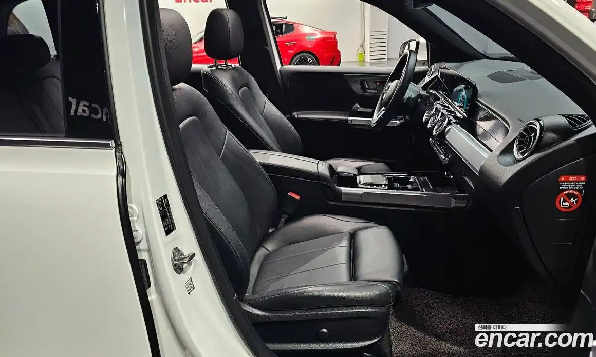 Mercedes-Benz GLB-Class 2021 2.0 Автомат в Москве № 221115, фото 4