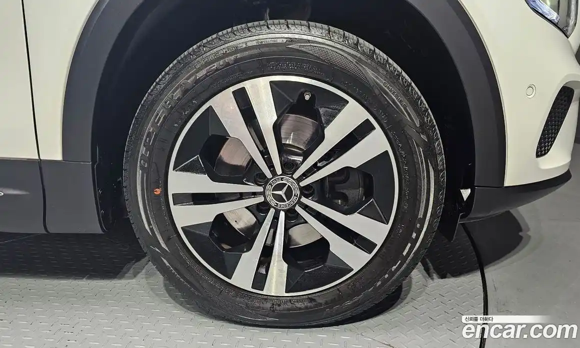 Mercedes-Benz GLB-Class 2021 2.0 Автомат в Москве № 221115, фото 5