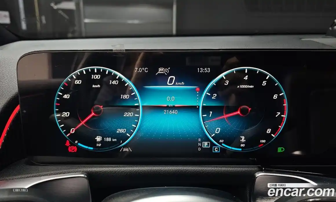 Mercedes-Benz GLB-Class 2021 2.0 Автомат в Москве № 221115, фото 9