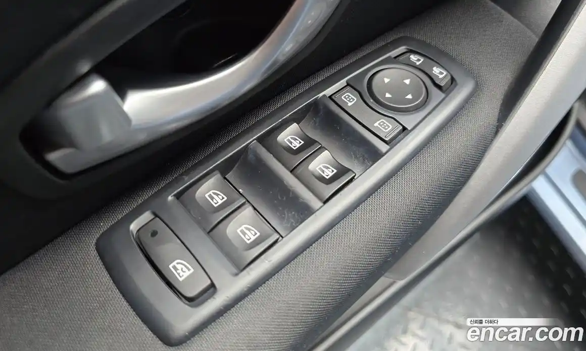 Renault SM3 2010 1.6 Автомат в Москве № 224053, фото 14