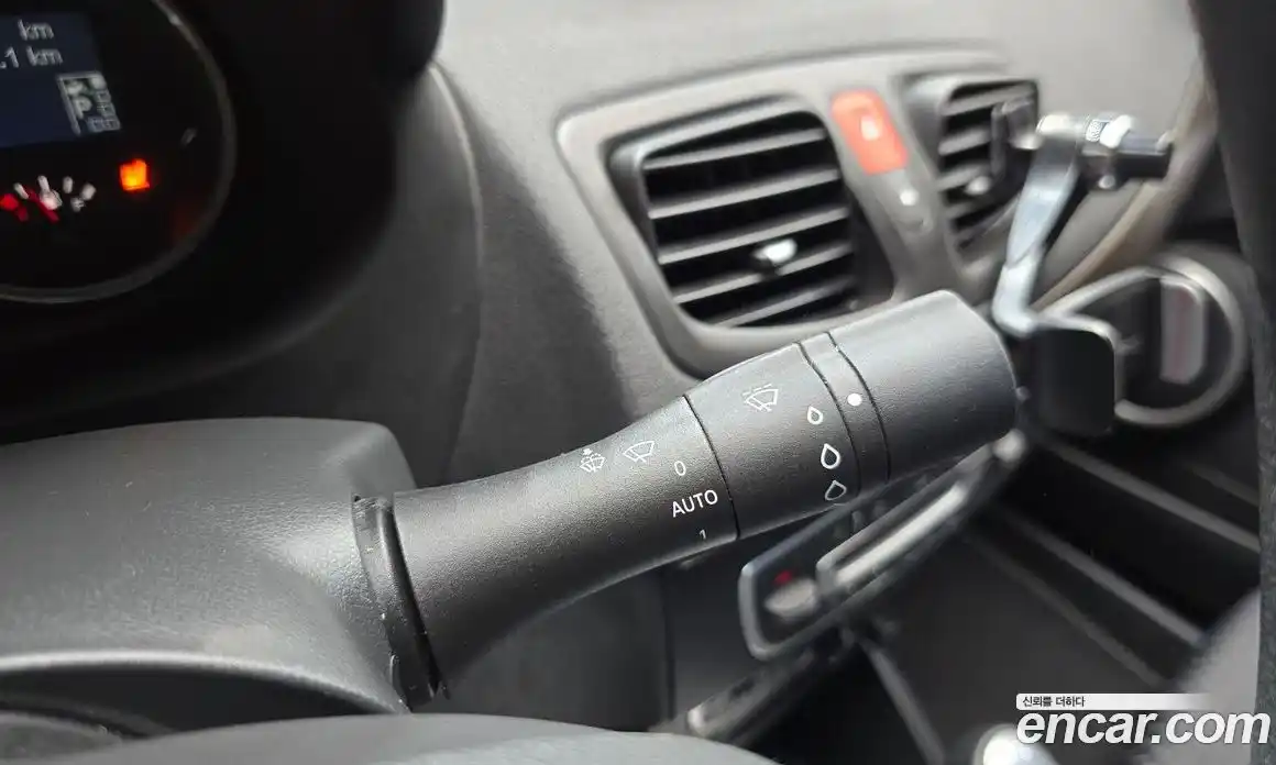 Renault SM3 2010 1.6 Автомат в Москве № 224053, фото 17