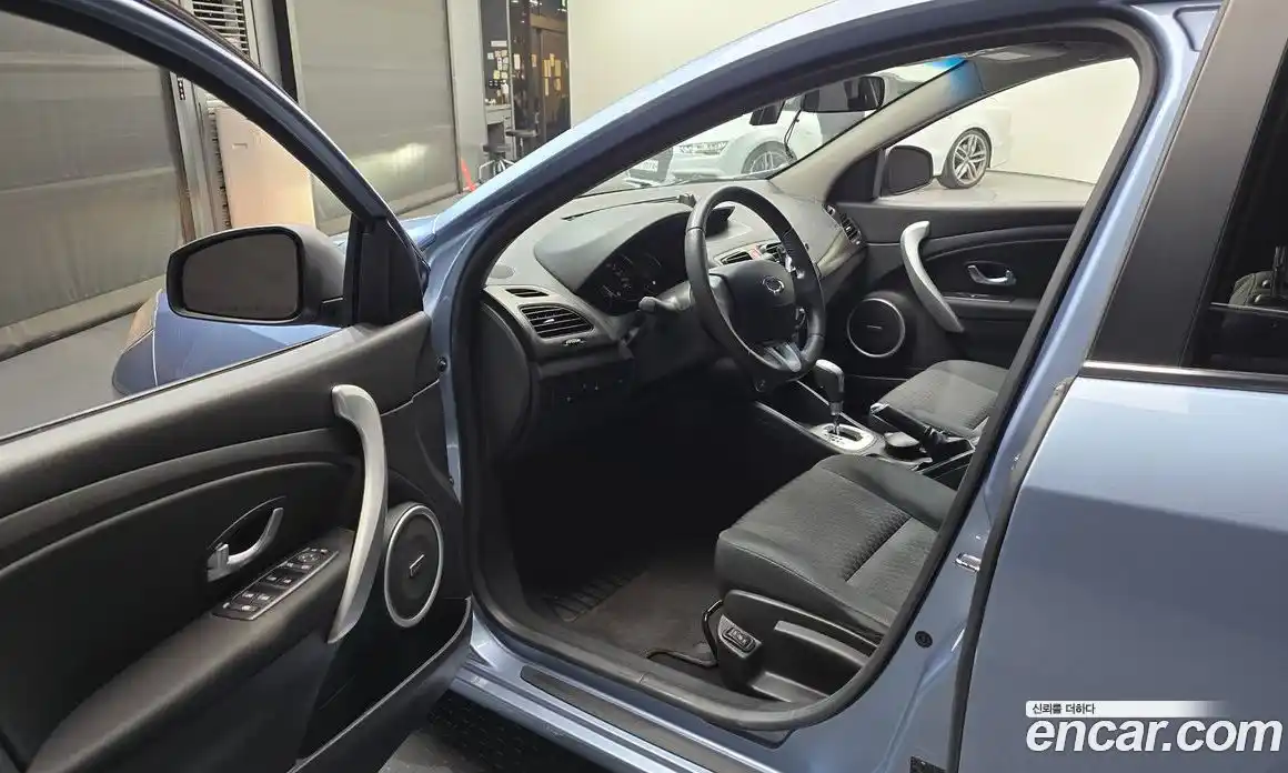 Renault SM3 2010 1.6 Автомат в Москве № 224053, фото 10