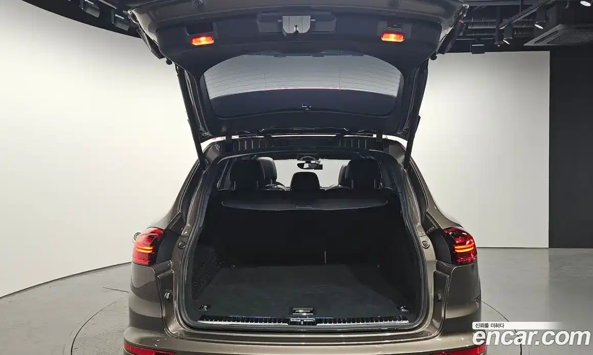 Porsche Cayenne 2015 3.0 Автомат в Москве № 230999, фото 20