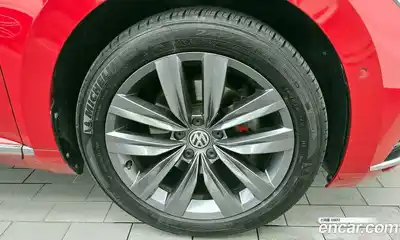 Volkswagen Arteon 2018 2.0 Автомат в Москве № 232174, миниатюра 5