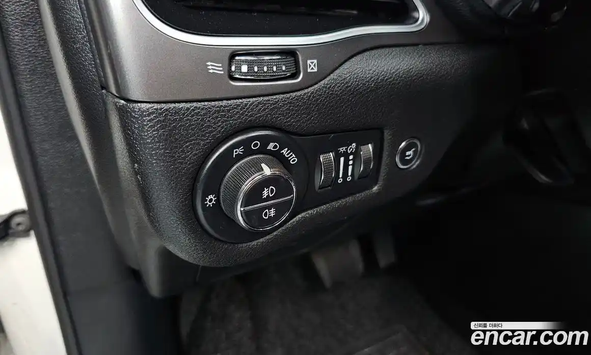 Jeep Cherokee 2019 2.4 Автомат в Москве № 232440, фото 14