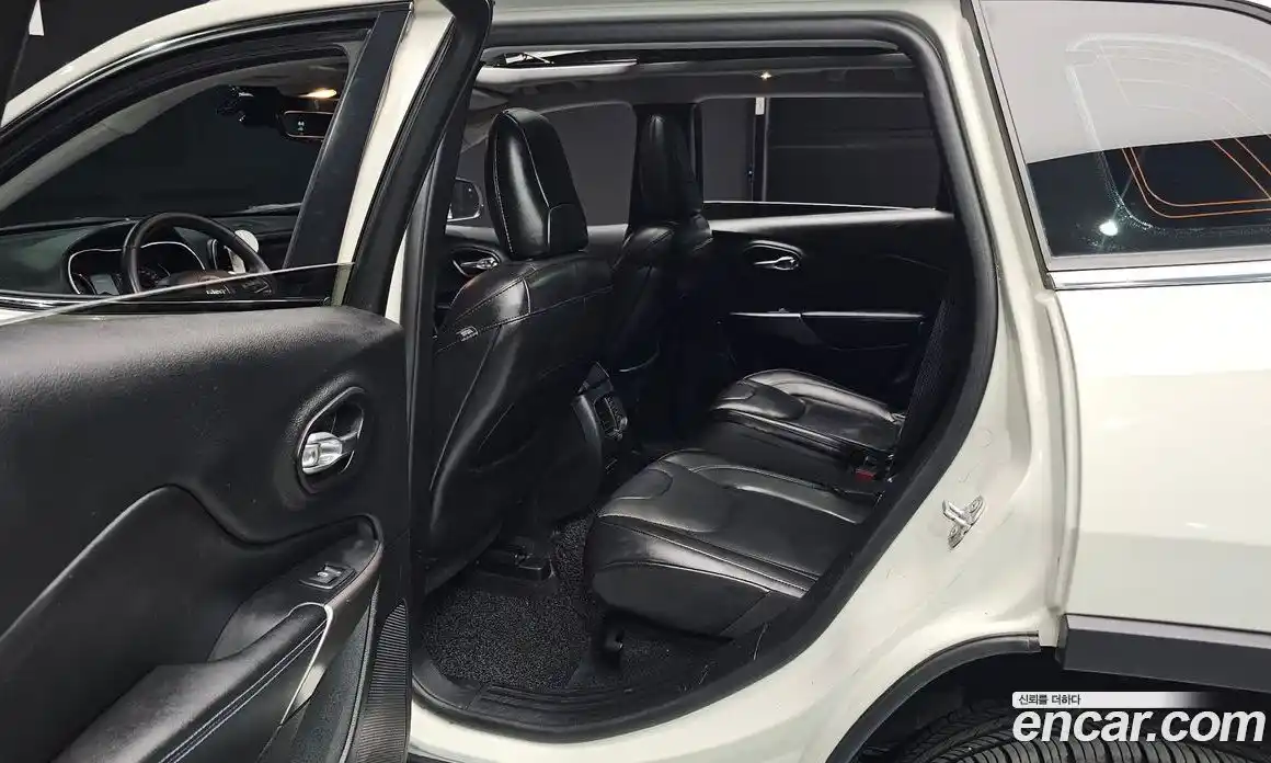 Jeep Cherokee 2019 2.4 Автомат в Москве № 232440, фото 19