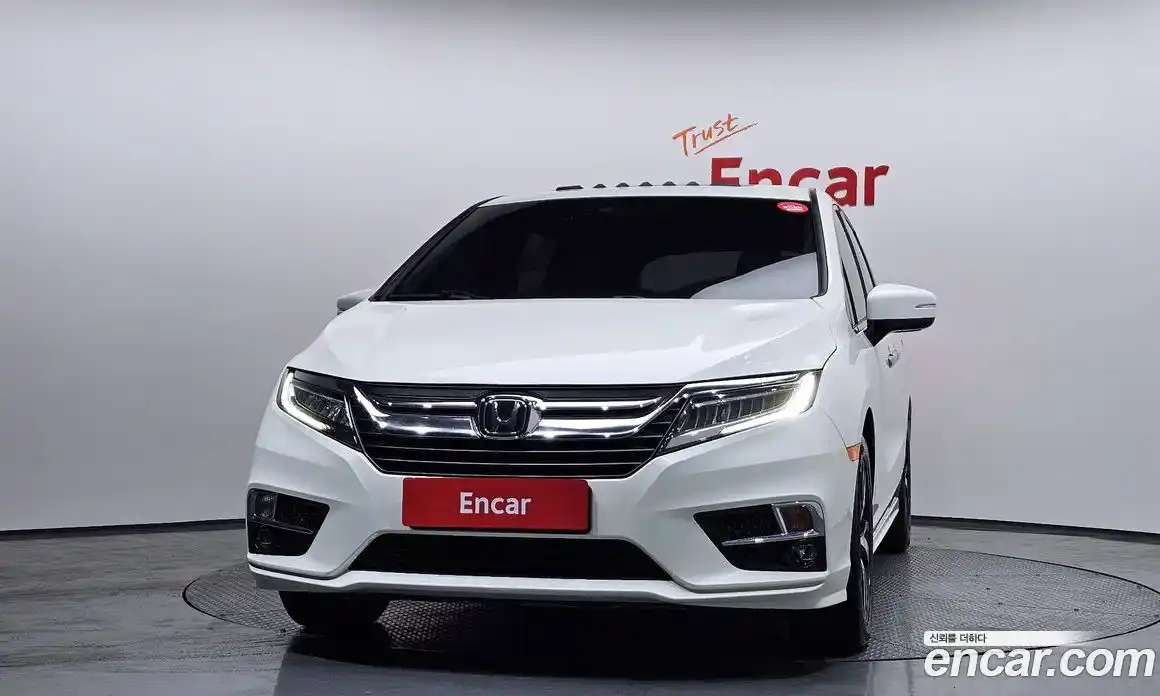 Honda Odyssey 2019 3.5 Автомат в Москве № 232852, фото 3