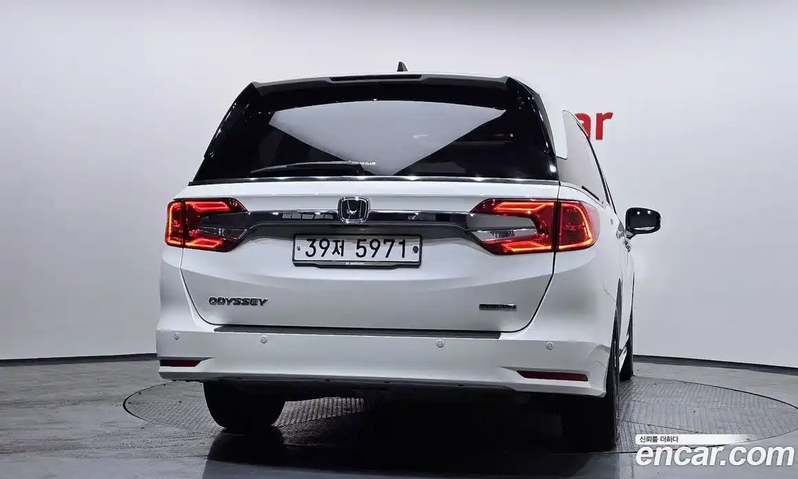 Honda Odyssey 2019 3.5 Автомат в Москве № 232852, фото 4