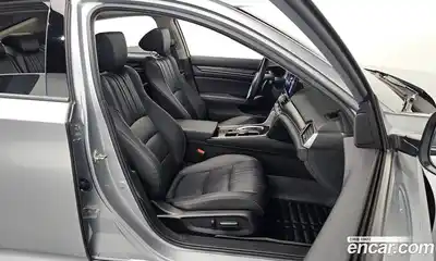 Honda Accord 2019 2.0 Автомат в Москве № 232922, миниатюра 9