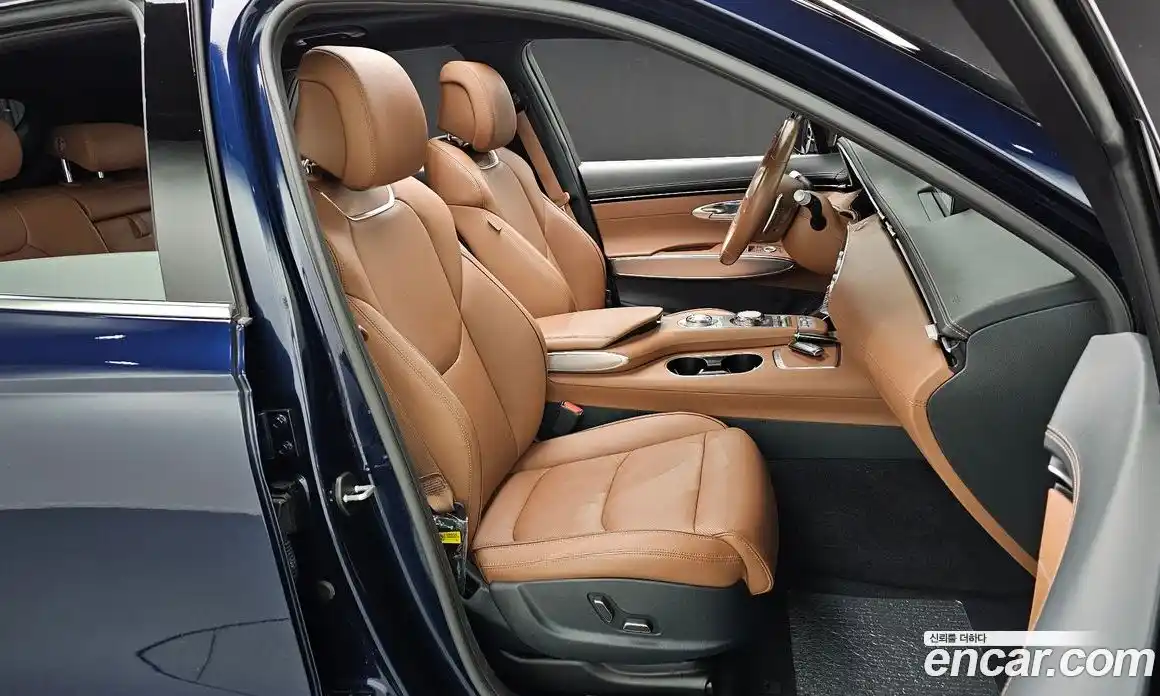 Genesis GV70 2022 2.5 Автомат в Москве № 23674, фото 10