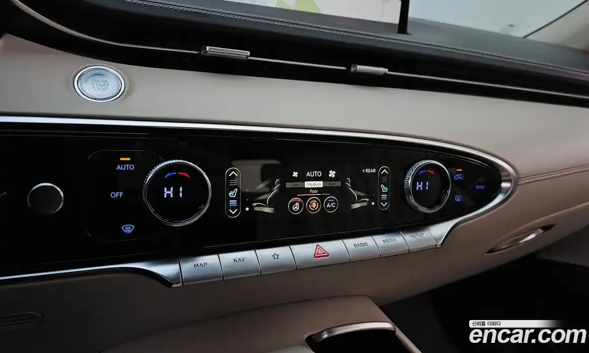 Genesis GV70 2021 2.5 Автомат в Москве № 25296, фото 17