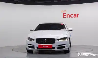 Jaguar XE, 2017