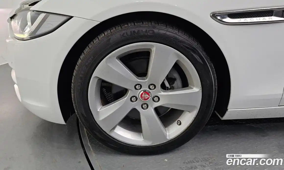 Jaguar XE 2017 2.0 Автомат в Москве № 256087, фото 4