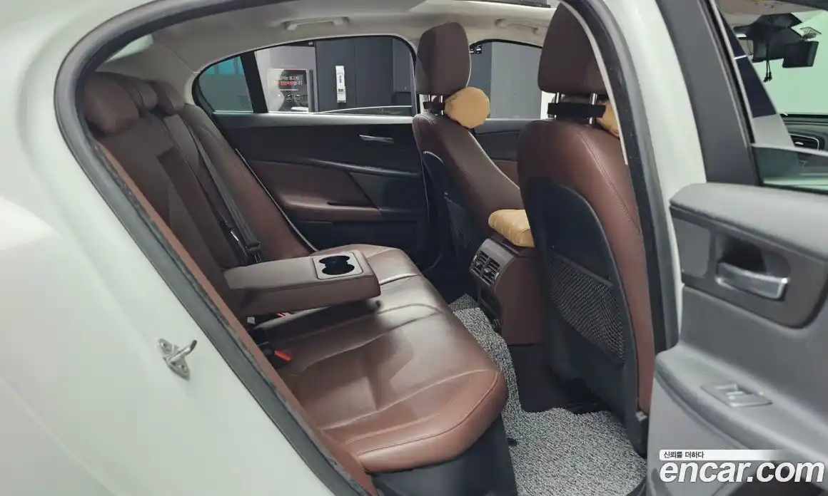 Jaguar XE 2017 2.0 Автомат в Москве № 256087, фото 8