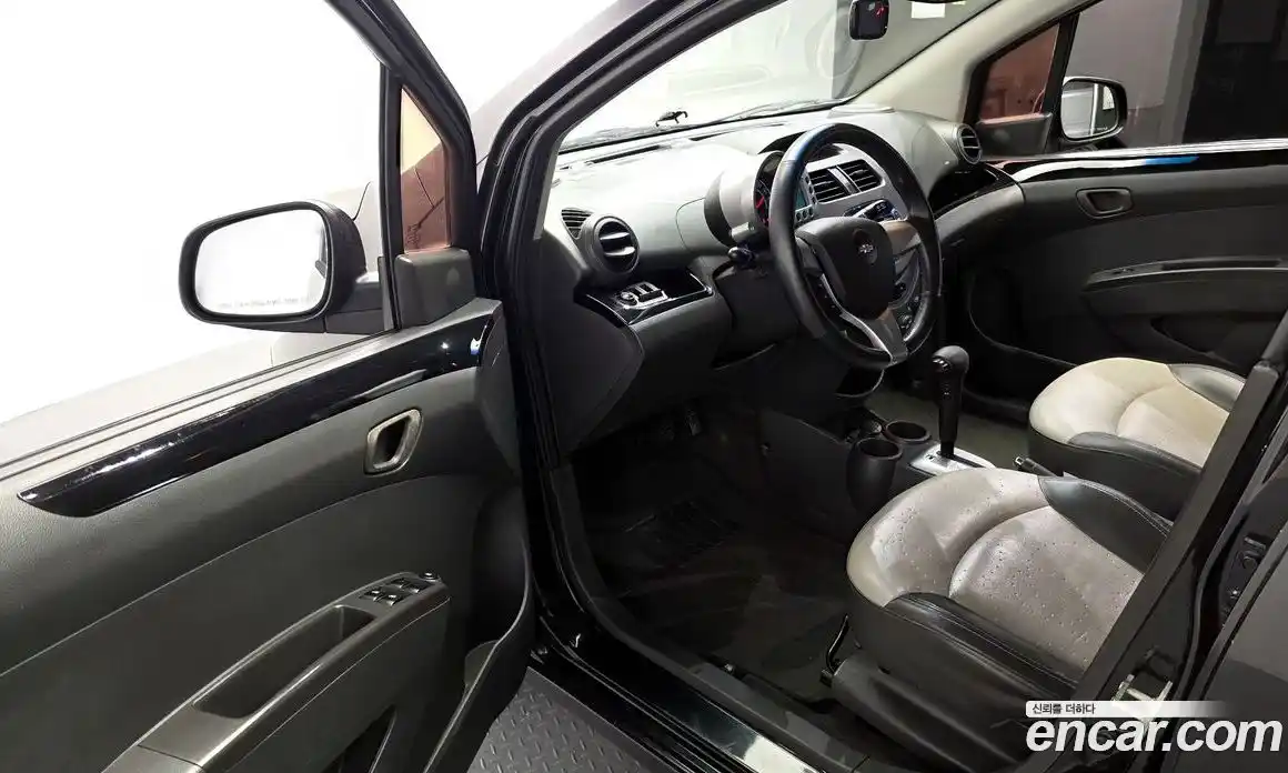 Chevrolet Spark 2012 1.0 Автомат в Москве № 263175, фото 8