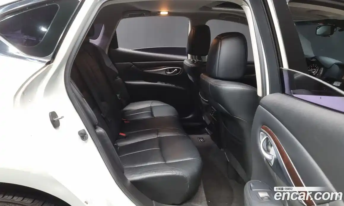 Infiniti M 2012 3.7 Автомат в Москве № 268404, фото 11