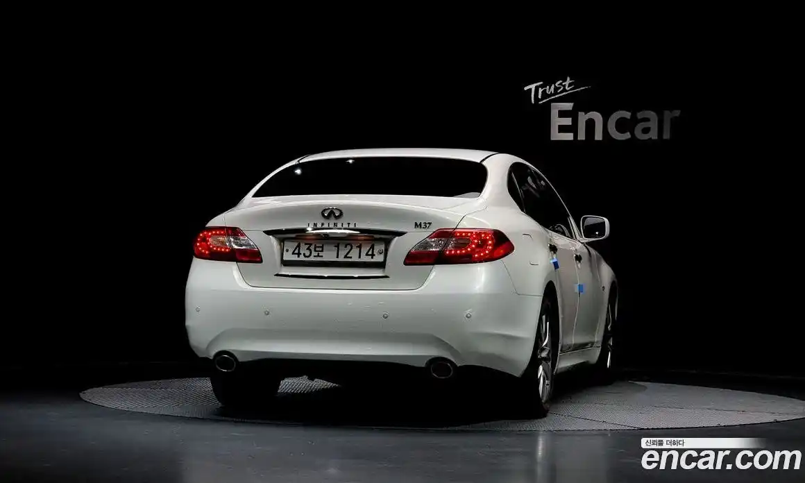 Infiniti M 2012 3.7 Автомат в Москве № 268404, фото 16