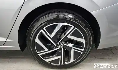 Volkswagen Jetta, 2023