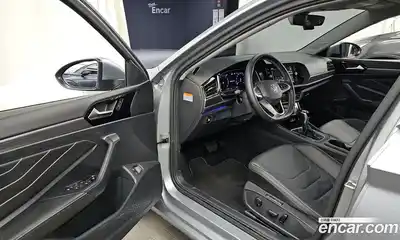 Volkswagen Jetta 2023 1.5 Автомат в Москве № 276220, миниатюра 6