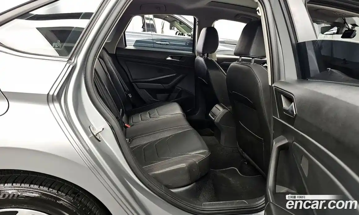 Volkswagen Jetta 2023 1.5 Автомат в Москве № 276220, фото 10