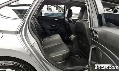 Volkswagen Jetta 2023 1.5 Автомат в Москве № 276220, миниатюра 10