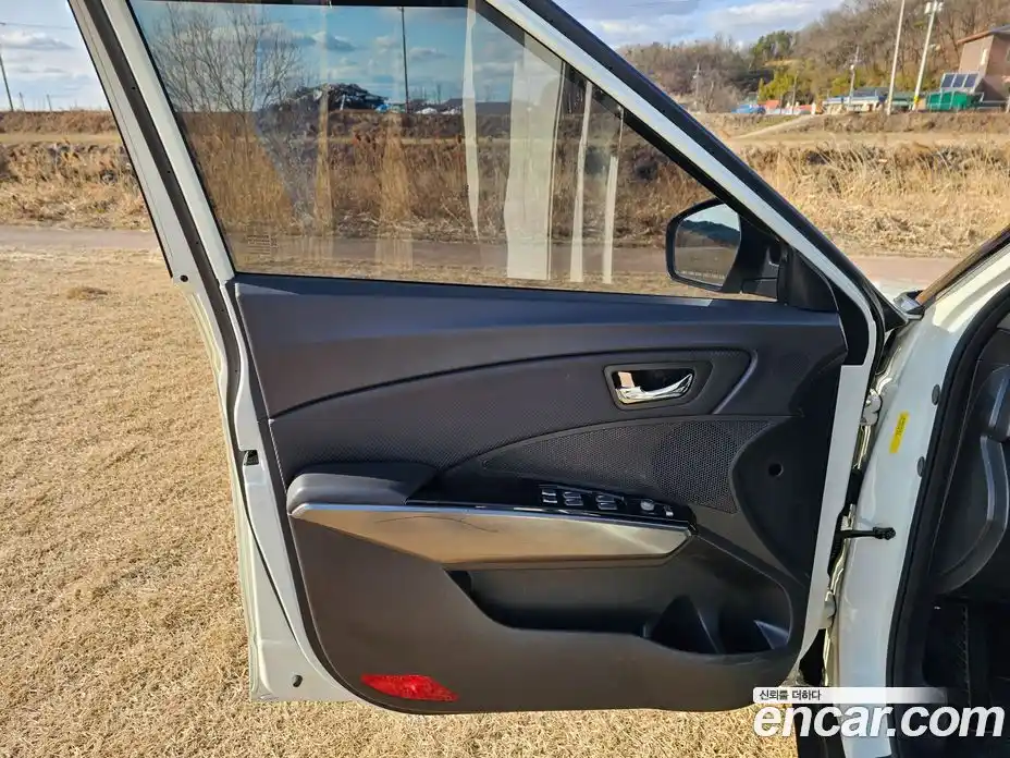 SsangYong TIBOLI 2018 1.6 Автомат в Москве № 291682, фото 18