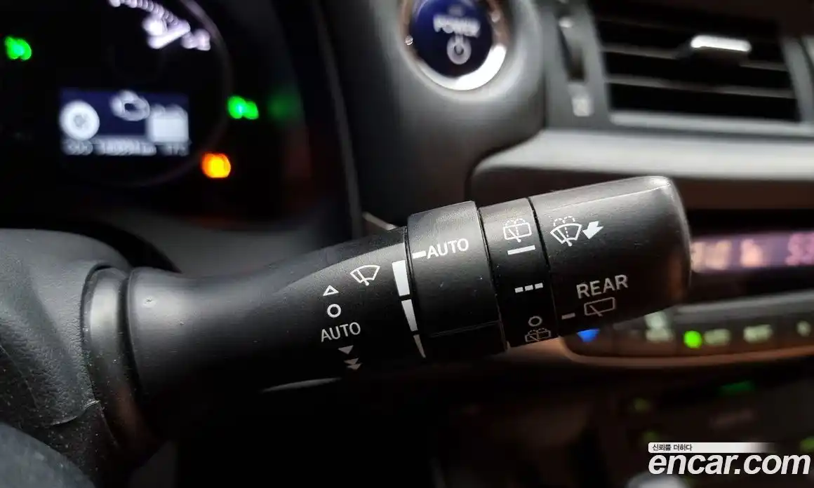 Lexus CT200h 2017 1.8 Автомат в Москве № 300738, фото 4