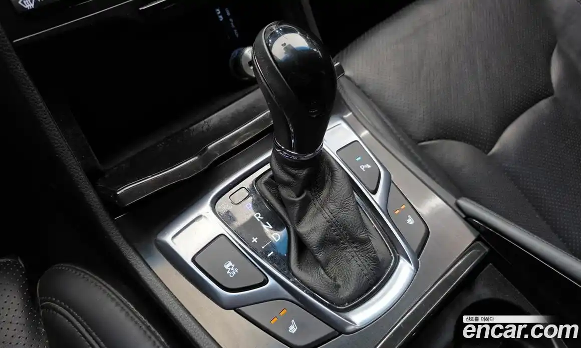 Hyundai Grandeur 2016 2.4 Автомат в Москве № 303653, фото 5