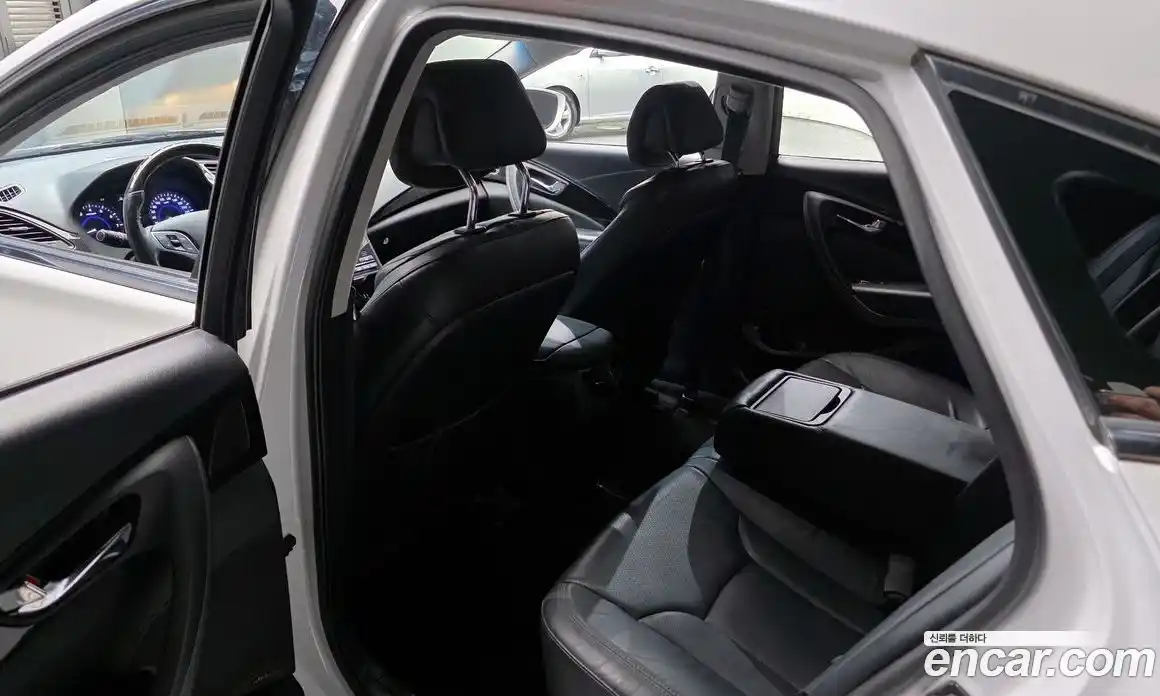 Hyundai Grandeur 2016 2.4 Автомат в Москве № 303653, фото 6