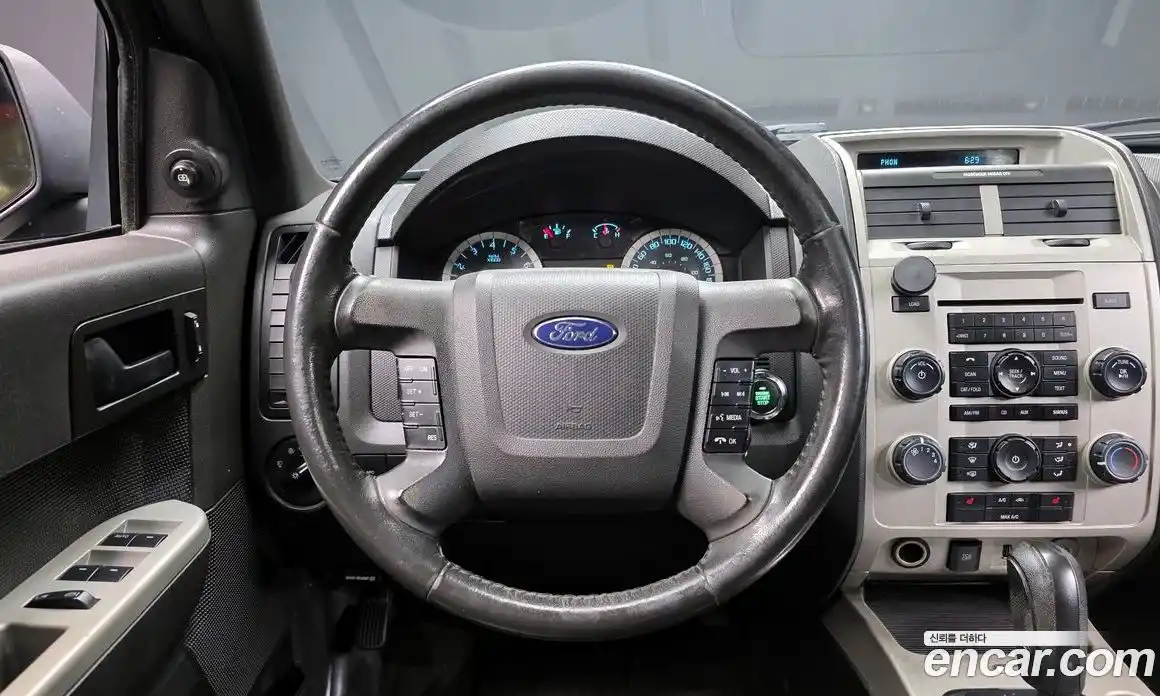 Ford Escape 2011 2.5 Автомат в Москве № 303714, фото 13