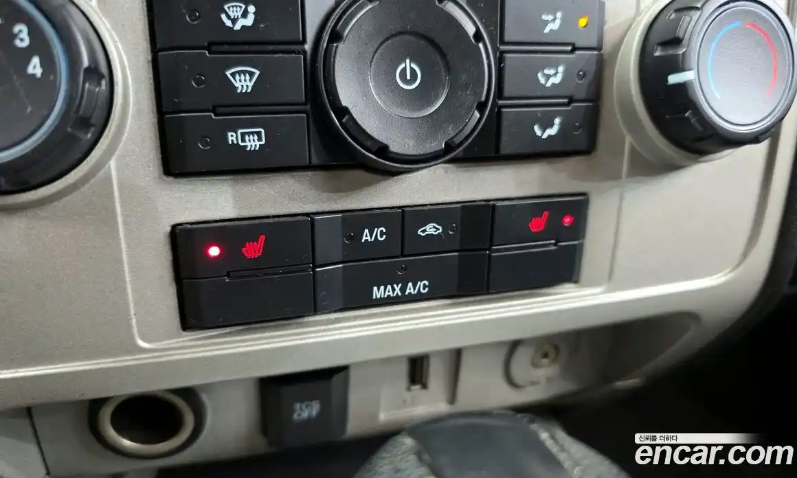 Ford Escape 2011 2.5 Автомат в Москве № 303714, фото 17