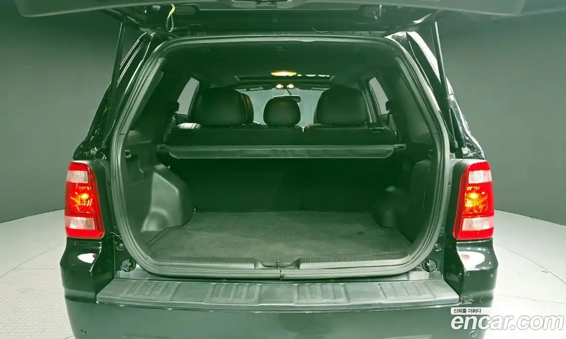 Ford Escape 2011 2.5 Автомат в Москве № 303714, фото 19