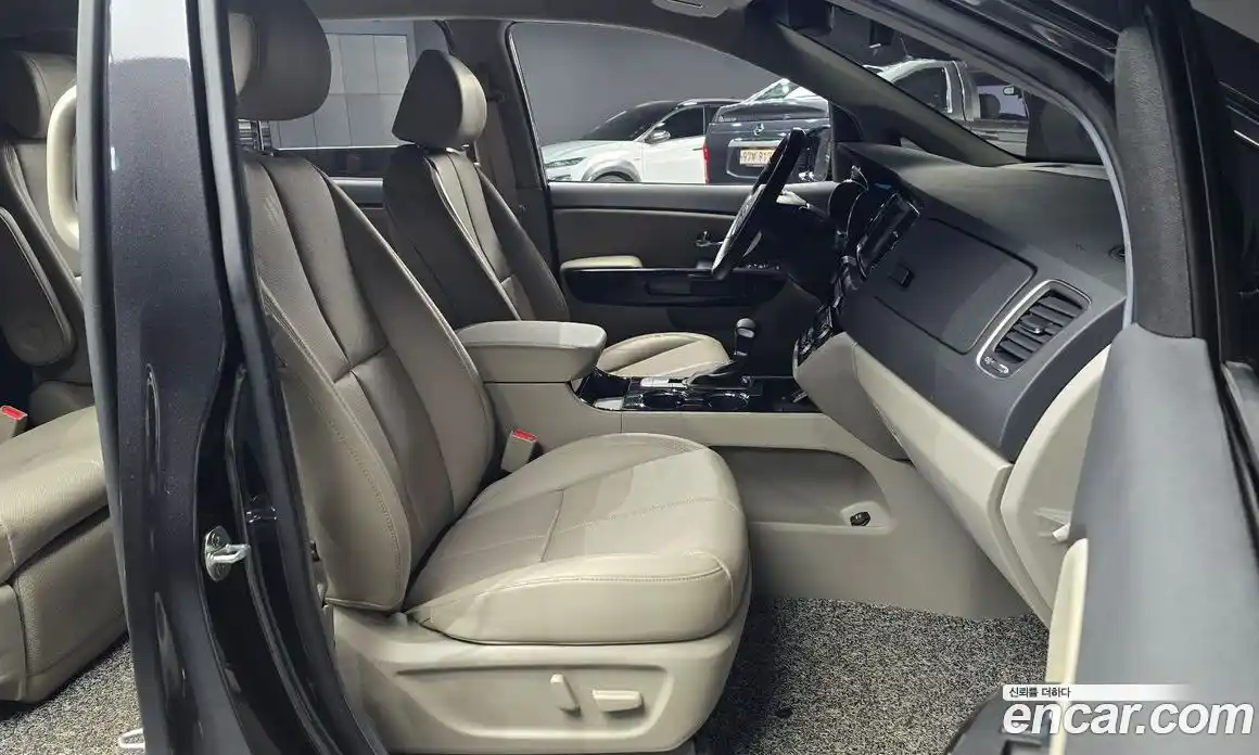 Kia Canival 2020 3.3 Автомат в Москве № 321252, фото 18