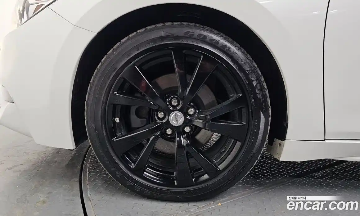 Nissan Maxima 2017 3.5 Автомат в Москве № 325863, фото 14