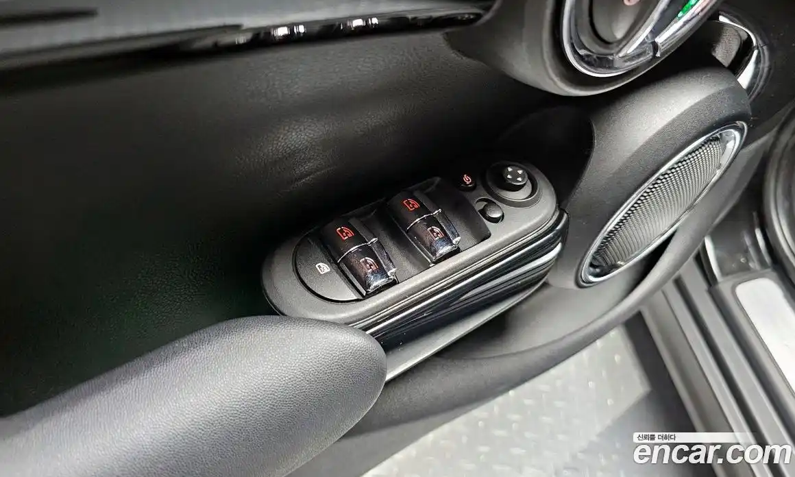 Mini Cooper 2016 1.5 Автомат в Москве № 329380, фото 14