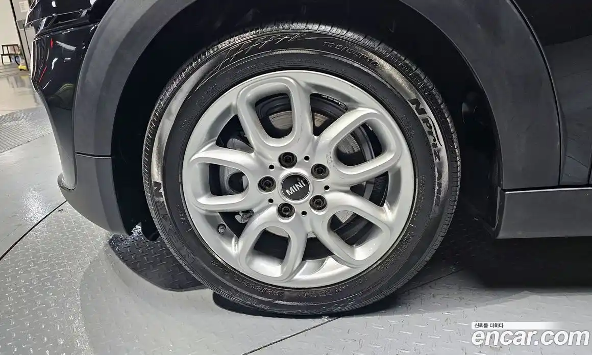 Mini Cooper 2016 1.5 Автомат в Москве № 329380, фото 17