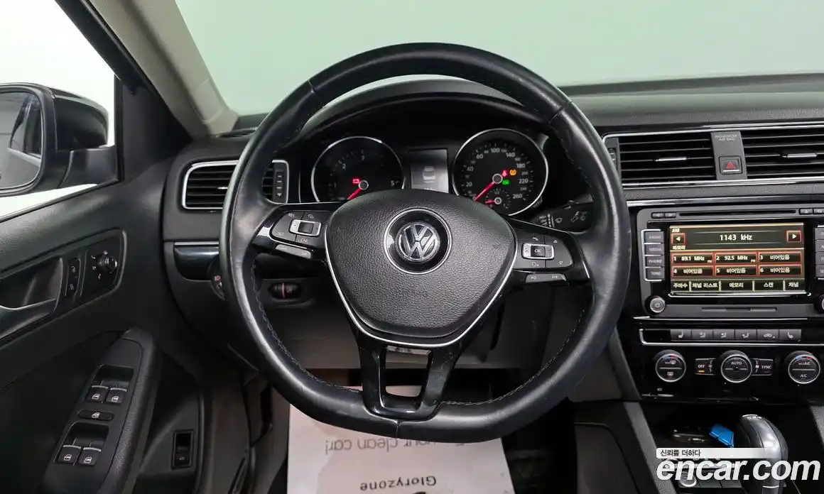 Volkswagen Jetta 2015 2.0 Автомат в Москве № 358494, фото 13