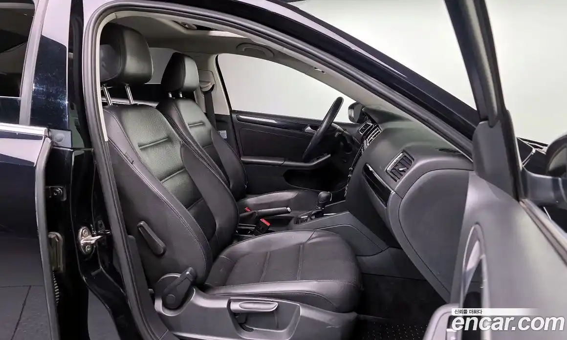 Volkswagen Jetta 2015 2.0 Автомат в Москве № 358494, фото 10