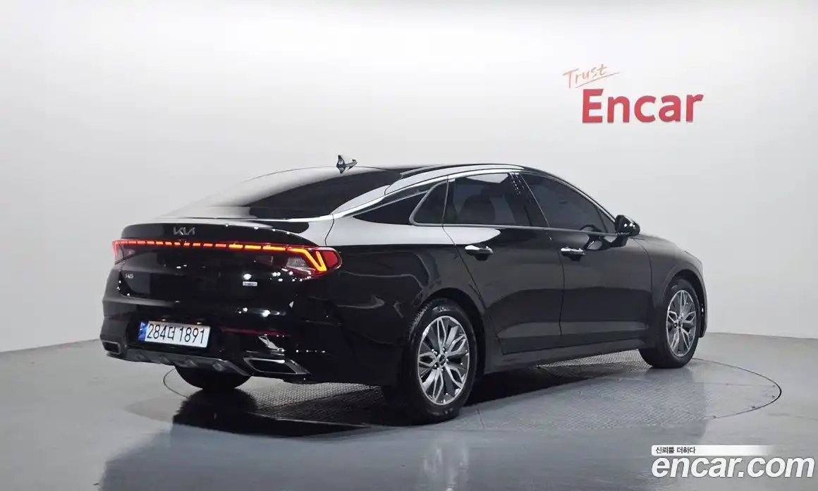 Kia K5 2023 2.0 Автомат в Москве № 358805, фото 2