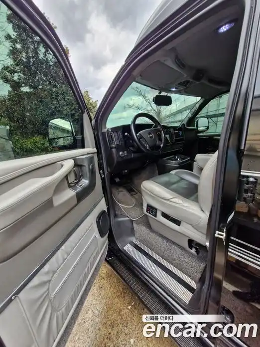 Chevrolet Express Van 2010 5.3 Автомат в Москве № 363910, фото 4