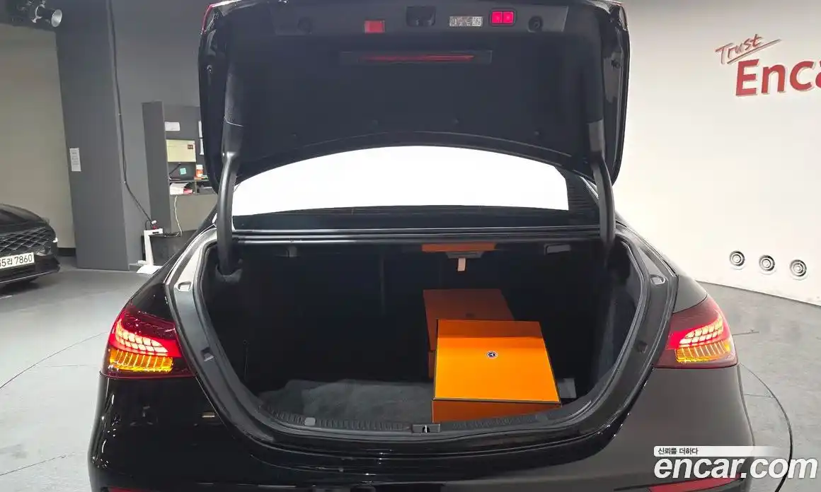 Mercedes-Benz E-Class 2023 2.0 Автомат в Москве № 371964, фото 19