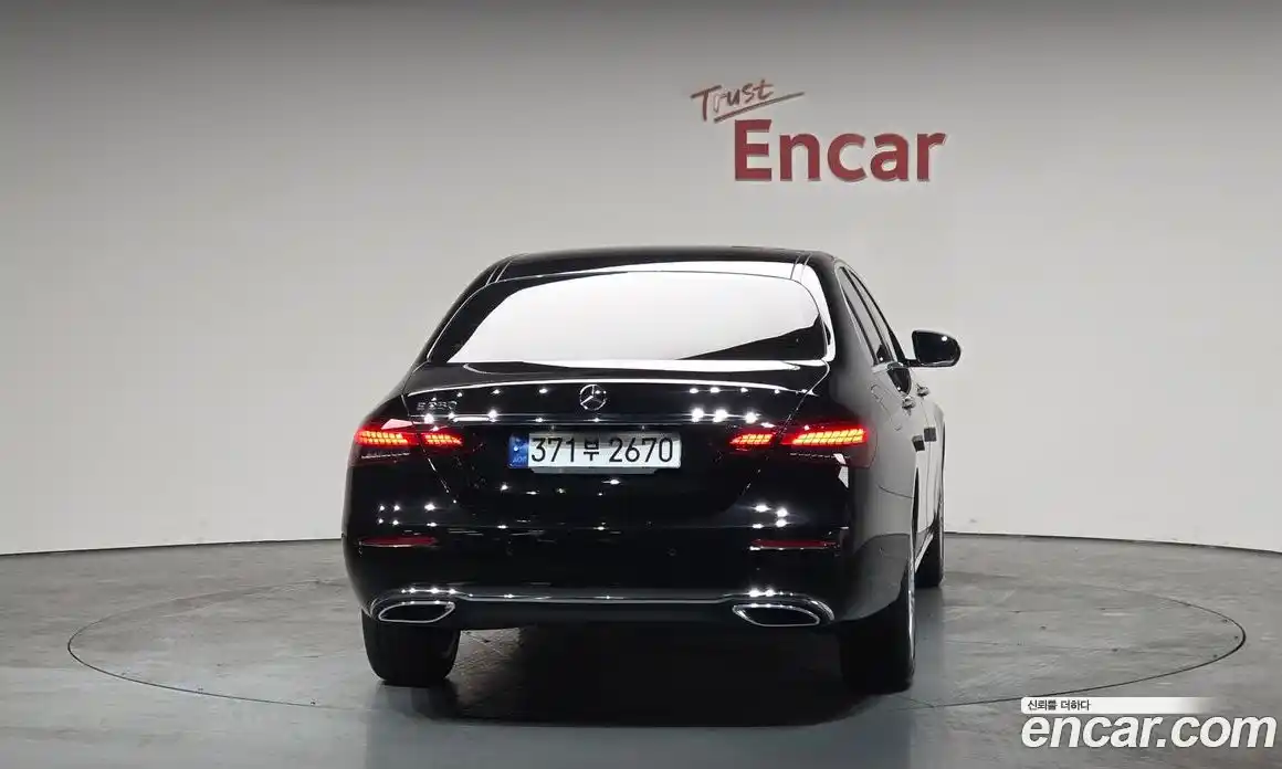 Mercedes-Benz E-Class 2023 2.0 Автомат в Москве № 371964, фото 3